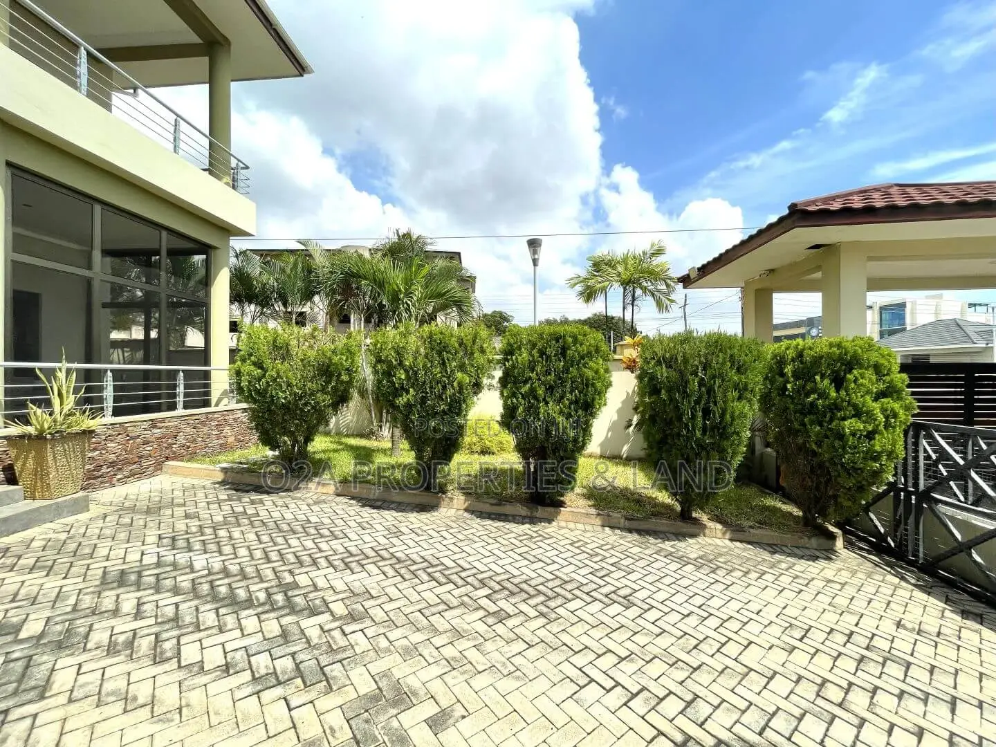 Furnished 4bdrm House in Cantonments, Acquinas for rent in Acquinas
