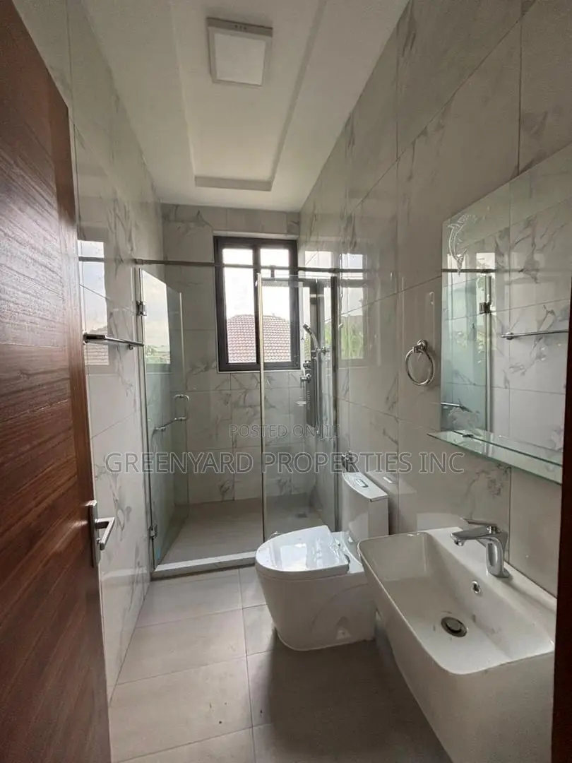 5bdrm House in A&C, East Legon for rent in East Legon