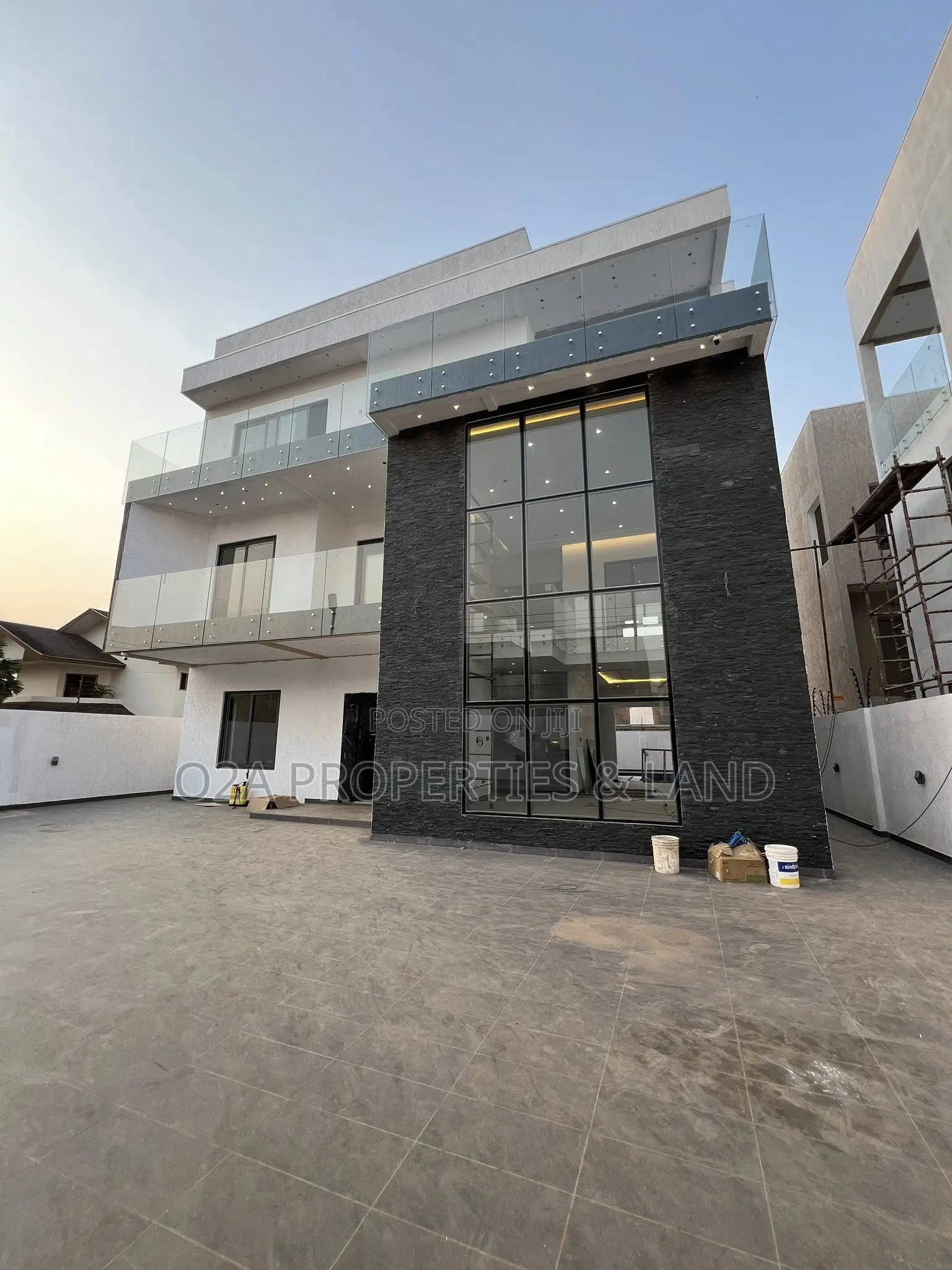 4bdrm Penthouse in Adjiringanor, Ability for sale in Ability