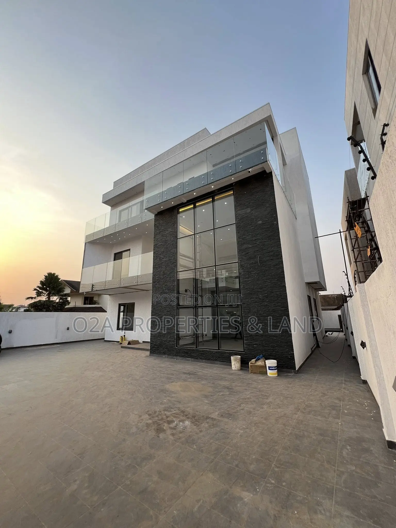 4bdrm Penthouse in Adjiringanor, Ability for sale in Ability