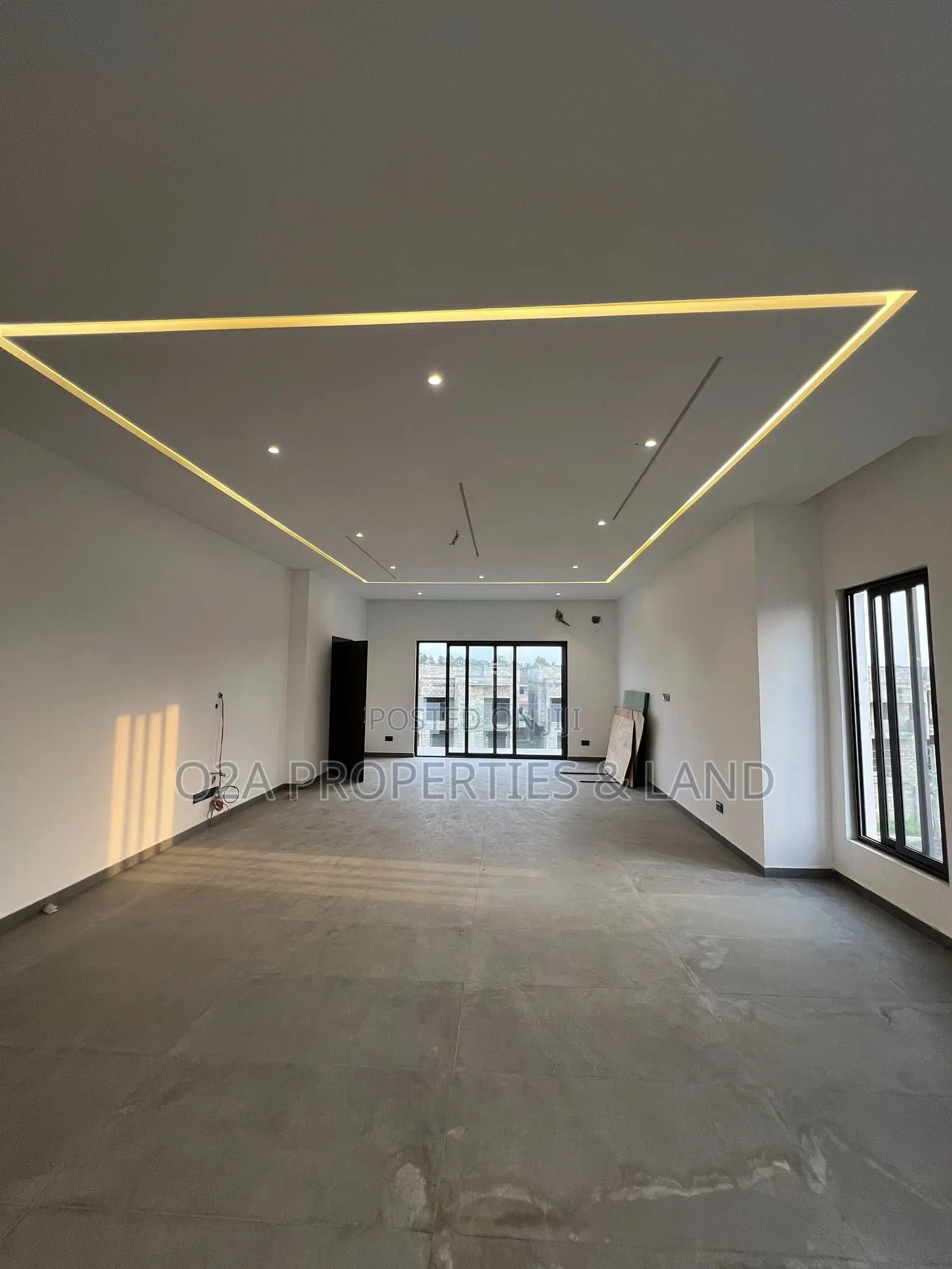 4bdrm Penthouse in Adjiringanor, Ability for sale in Ability