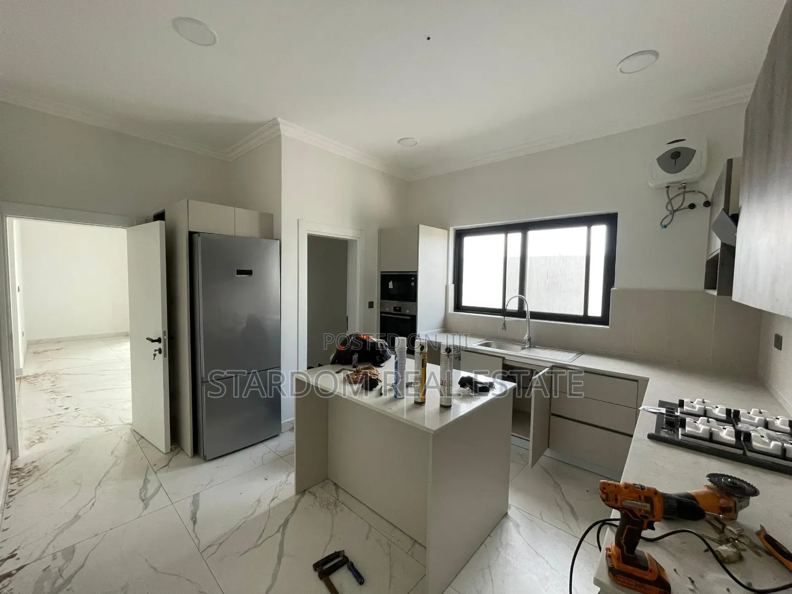 3bdrm Duplex in East Airport for sale in Airport Residential Area