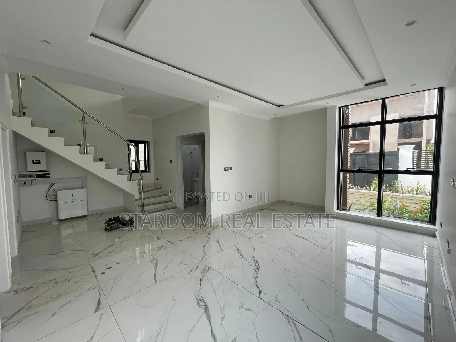 3bdrm Duplex in East Airport for sale in Airport Residential Area