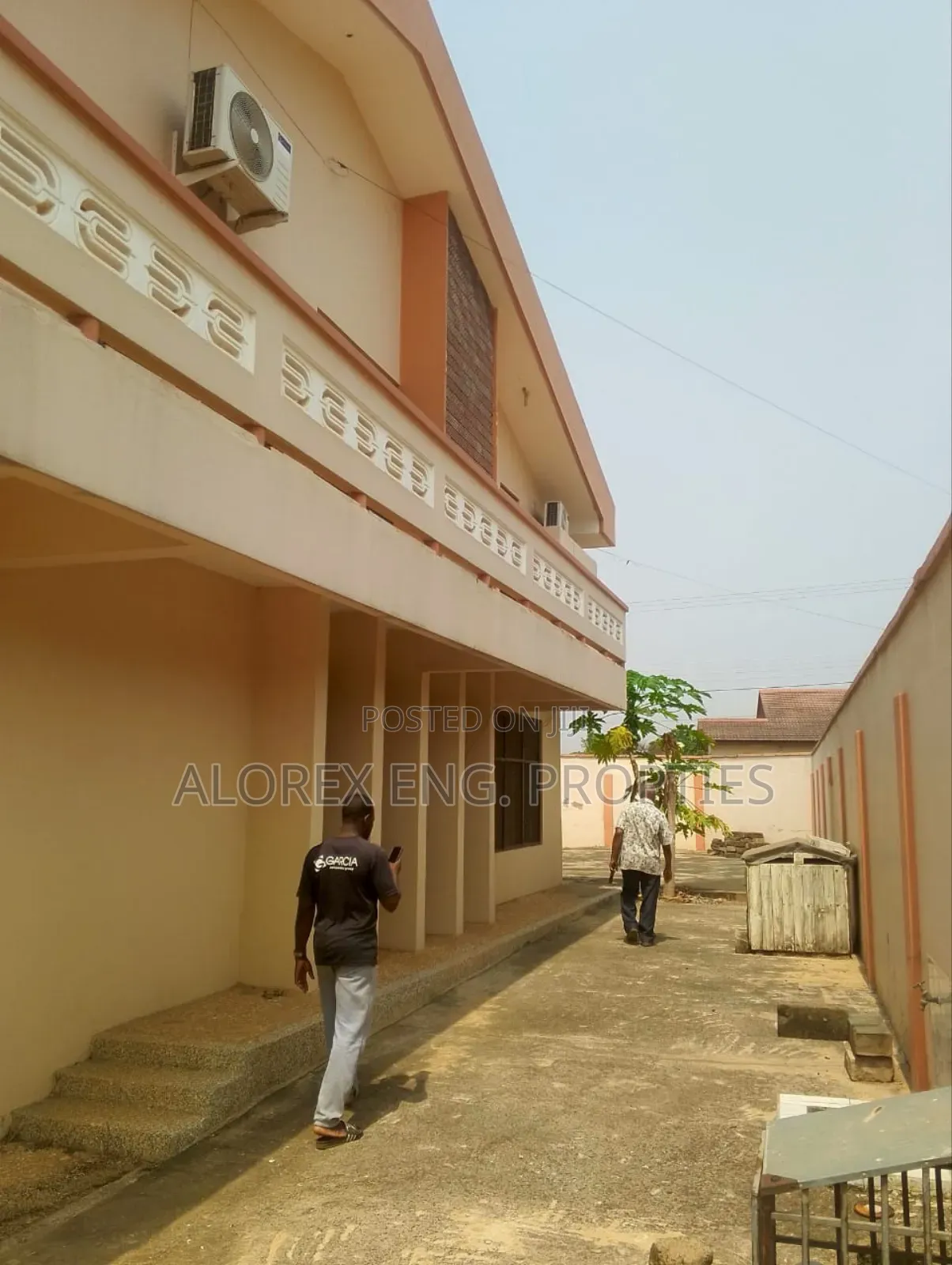 10bdrm House in $400,000, North Legon for sale in North Legon