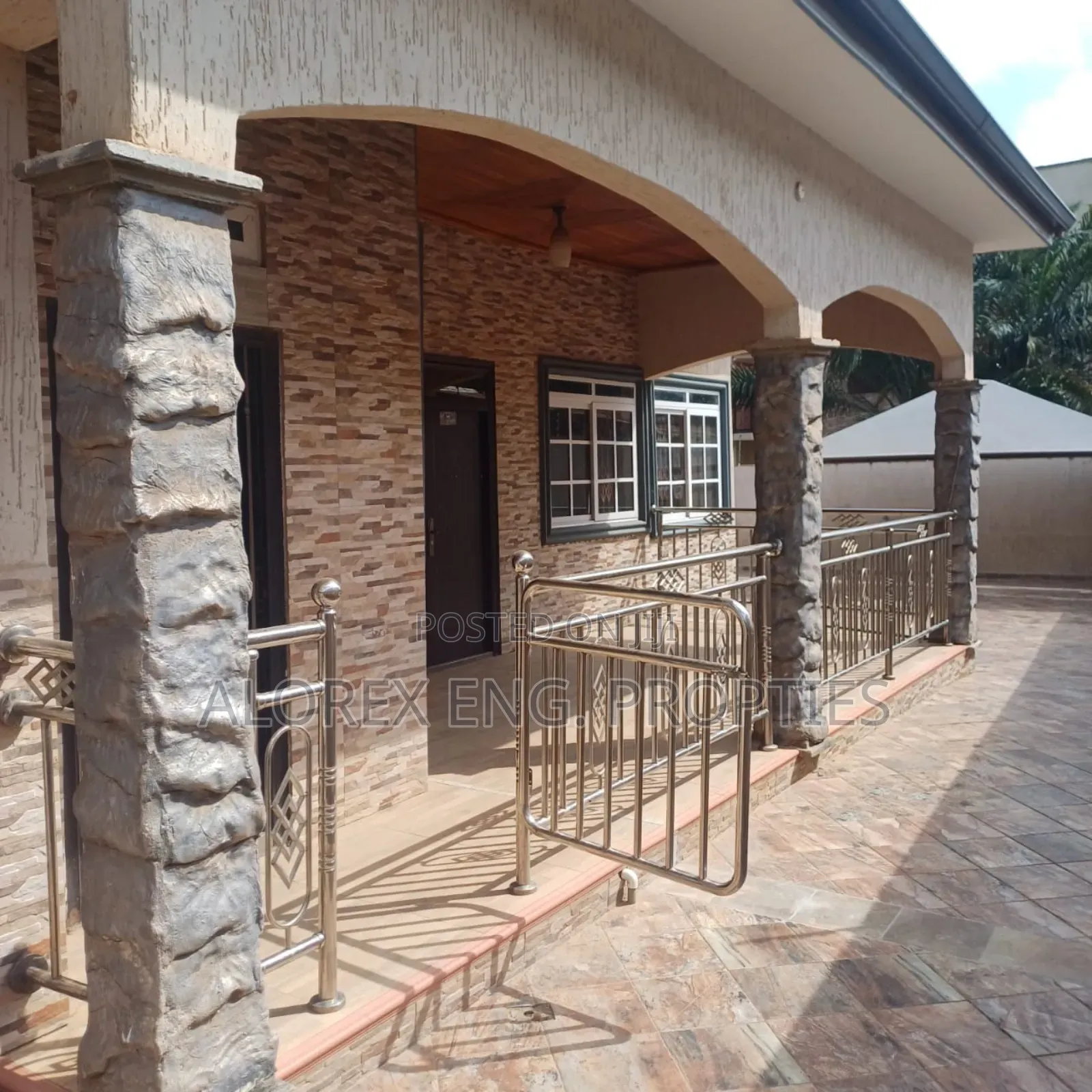 4bdrm House in $250,000, Oyarifa for sale in Oyarifa