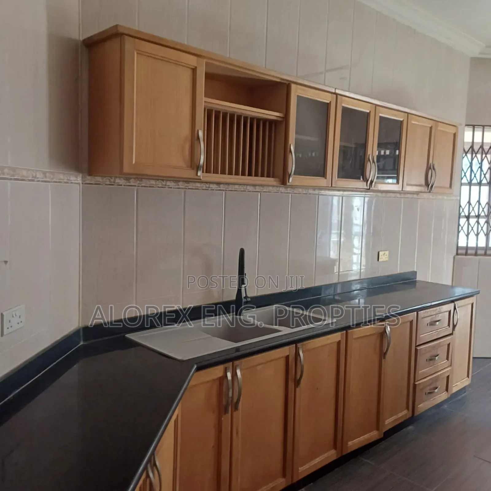 4bdrm House in $250,000, Oyarifa for sale in Oyarifa