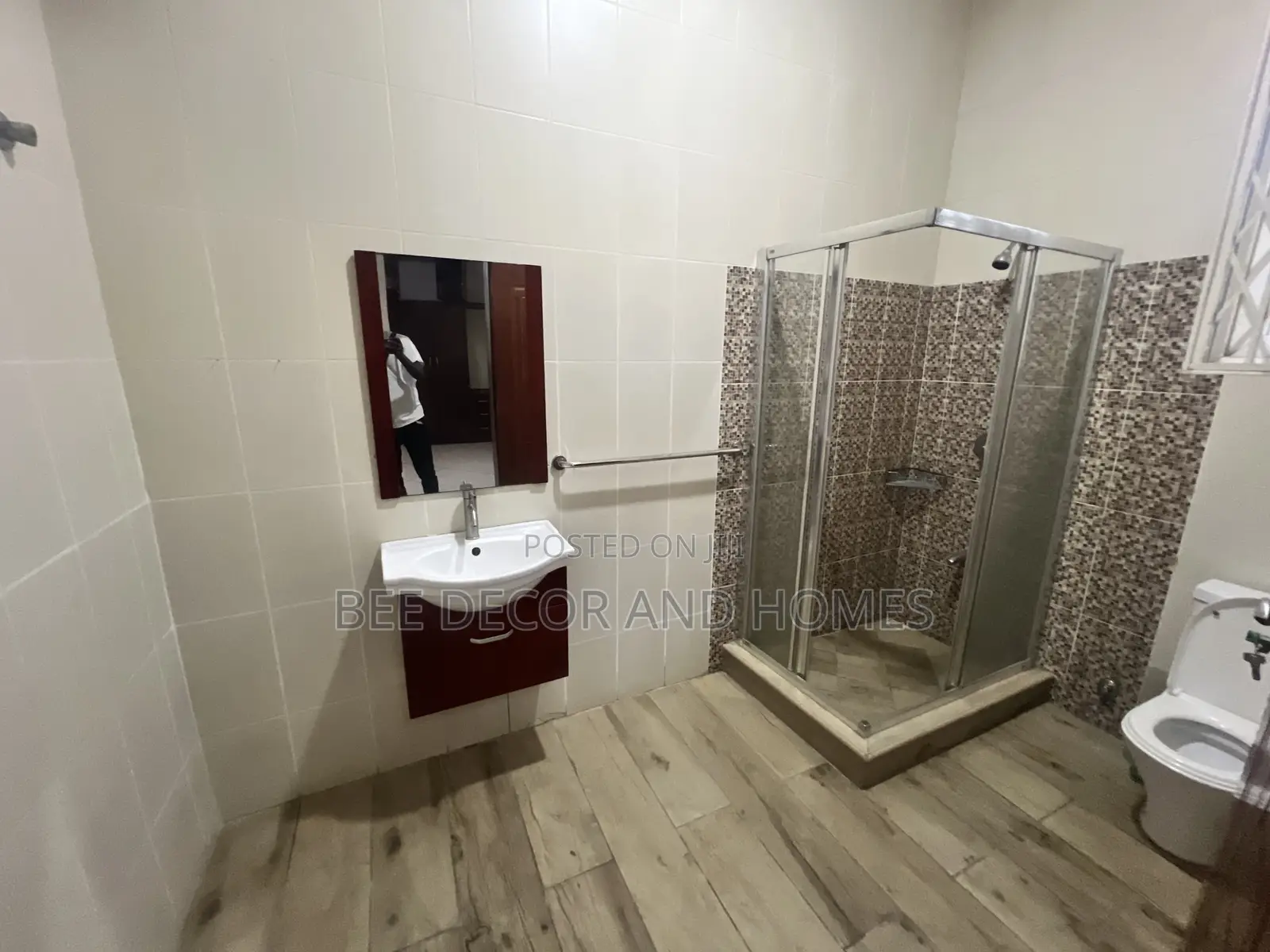 4bdrm Mansion in Bee Decor & Homes, West Legon for rent in West Legon