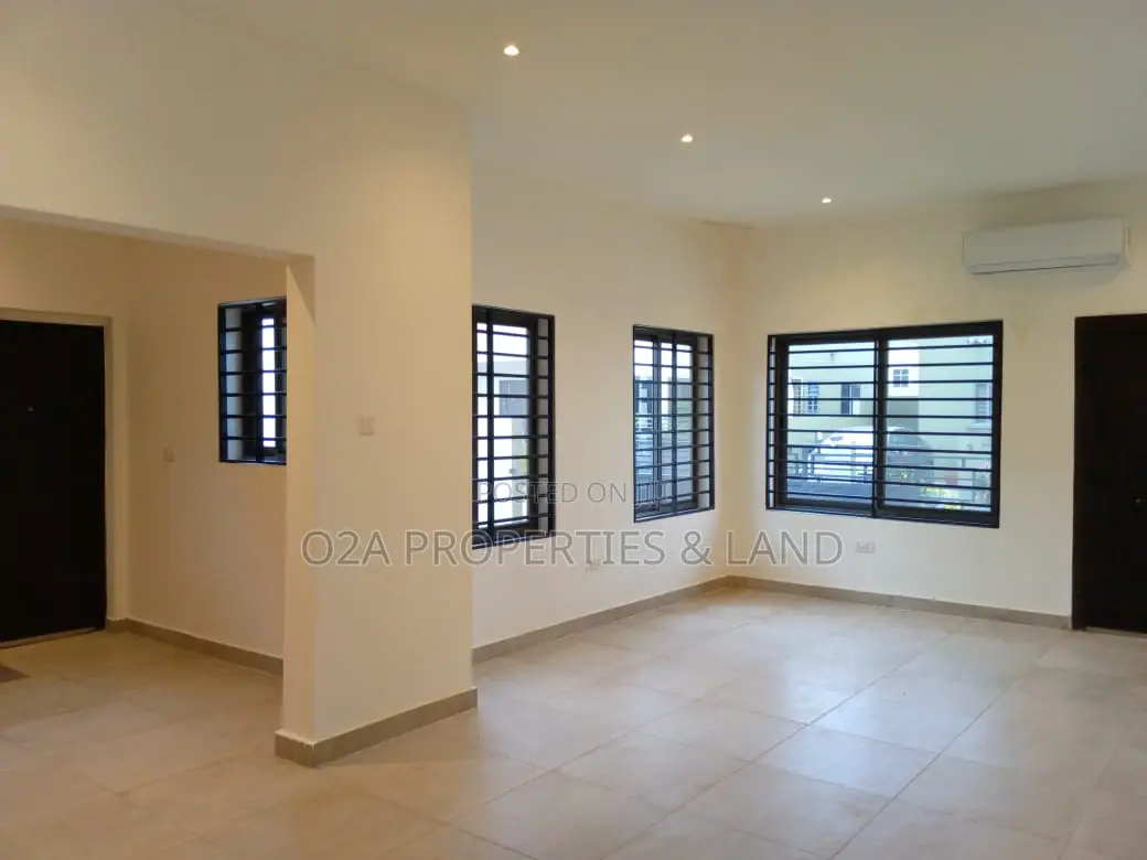3bdrm House in Adenta, Barrier for sale in Barrier