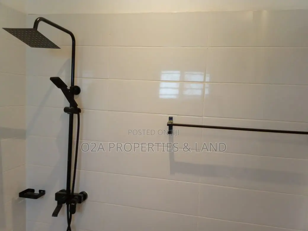 3bdrm House in Adenta, Barrier for sale in Barrier