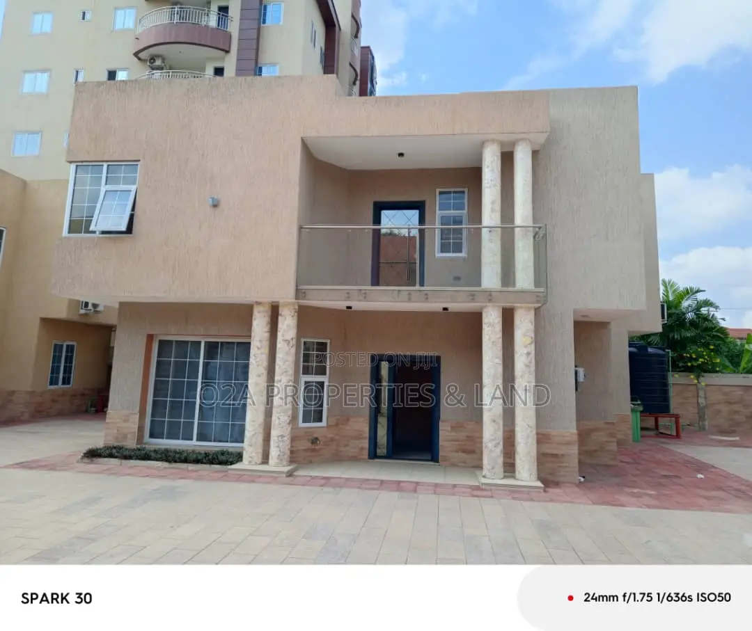 3bdrm Townhouse / Terrace in Dzorwulu for rent in Dzorwulu