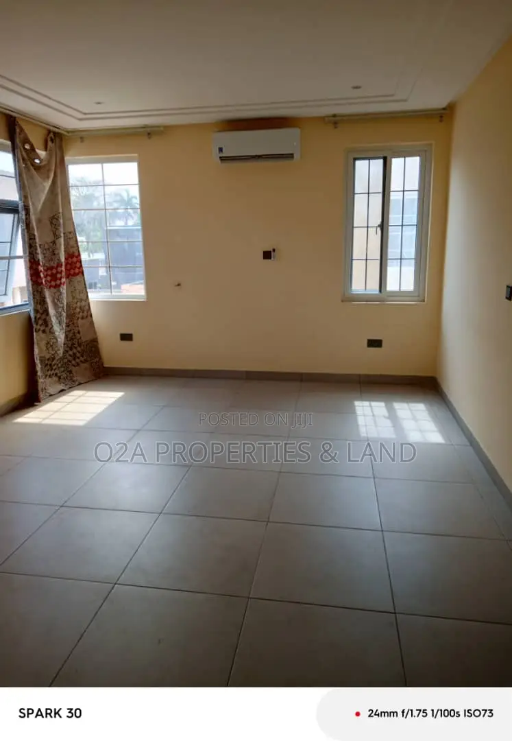 3bdrm Townhouse / Terrace in Dzorwulu for rent in Dzorwulu