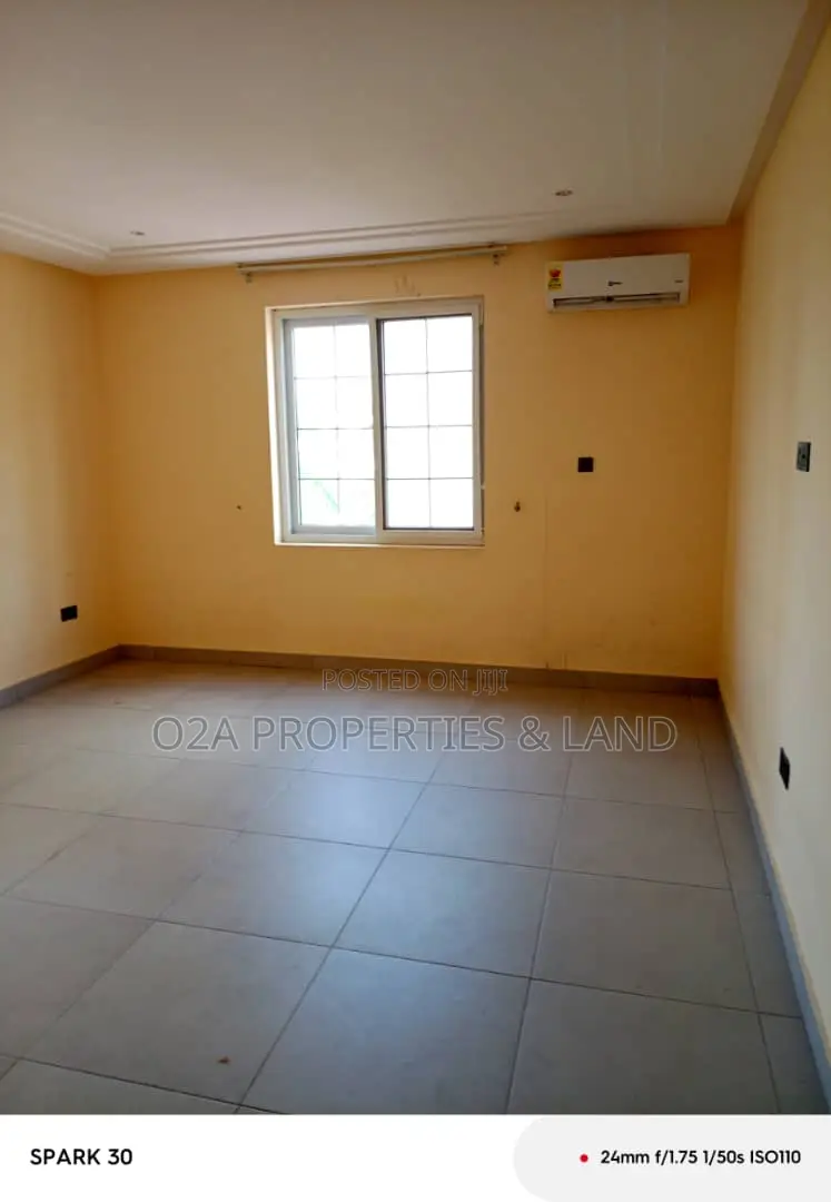 3bdrm Townhouse / Terrace in Dzorwulu for rent in Dzorwulu