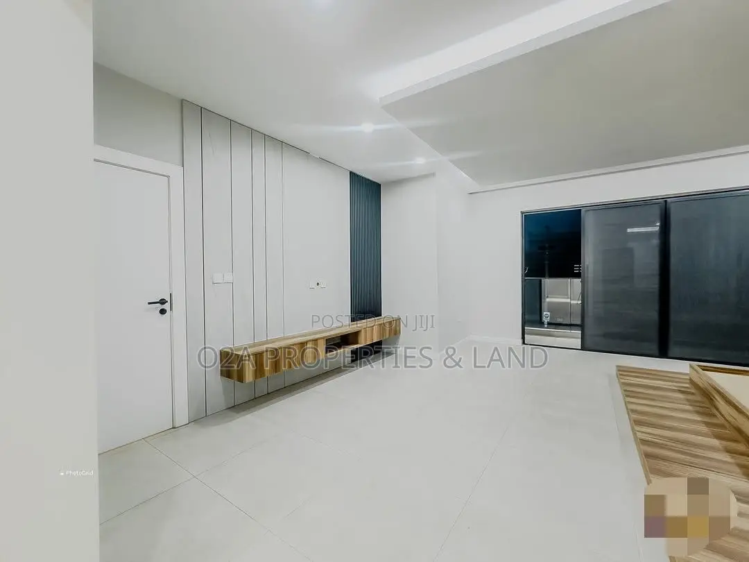 6bdrm House in East Airport for sale in Airport Residential Area