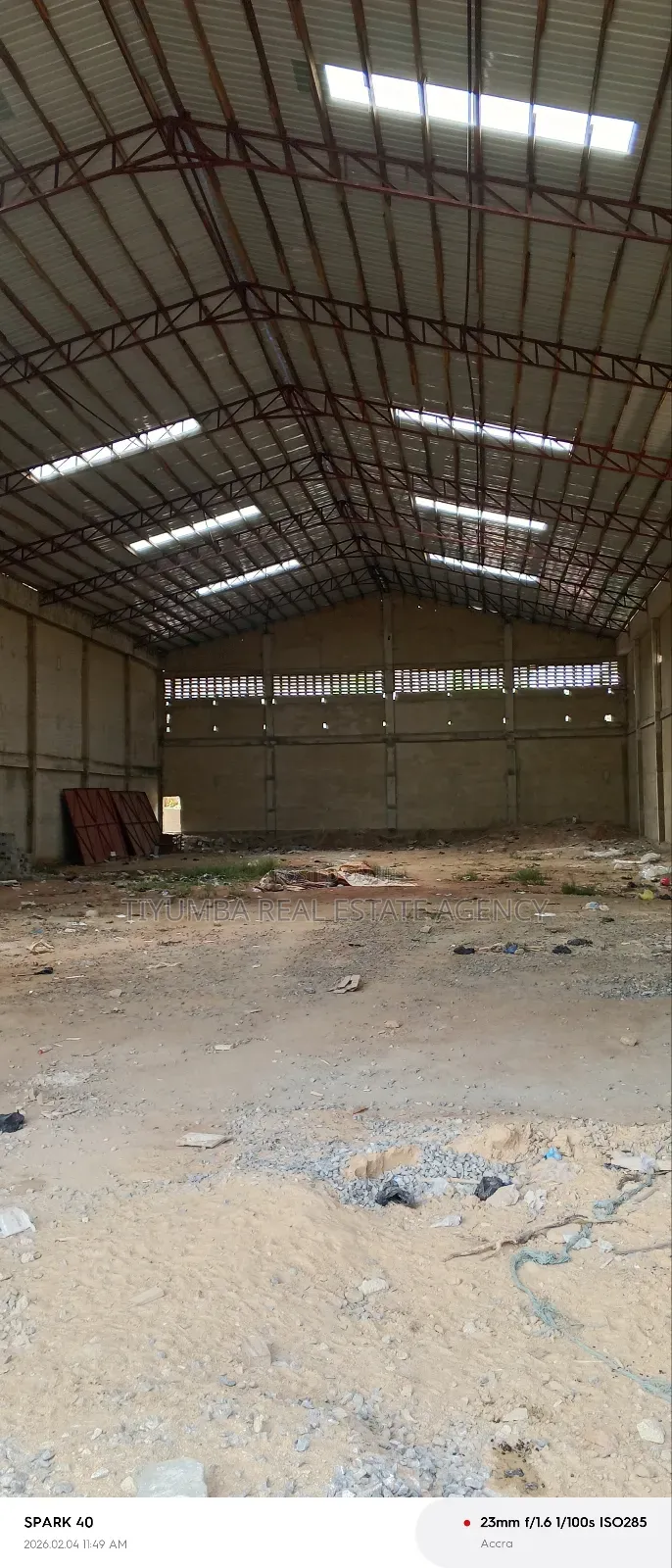 1200 SQM Warehouse for Rent at East Airport Spintex. in Spintex