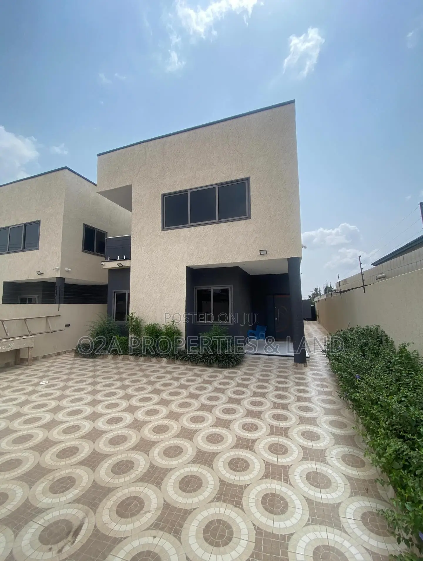 4bdrm House in Ashaley Botwe, Lake Side Estate for sale in Lake Side Estate