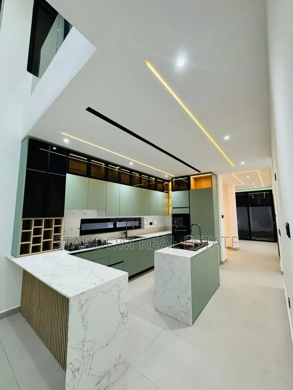 4bdrm Duplex in Ashaley Botwe for sale in Ashaley Botwe