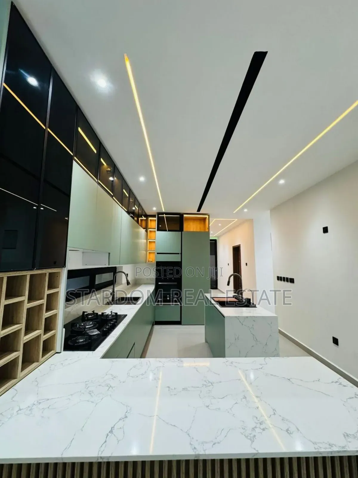 4bdrm Duplex in Ashaley Botwe for sale in Ashaley Botwe