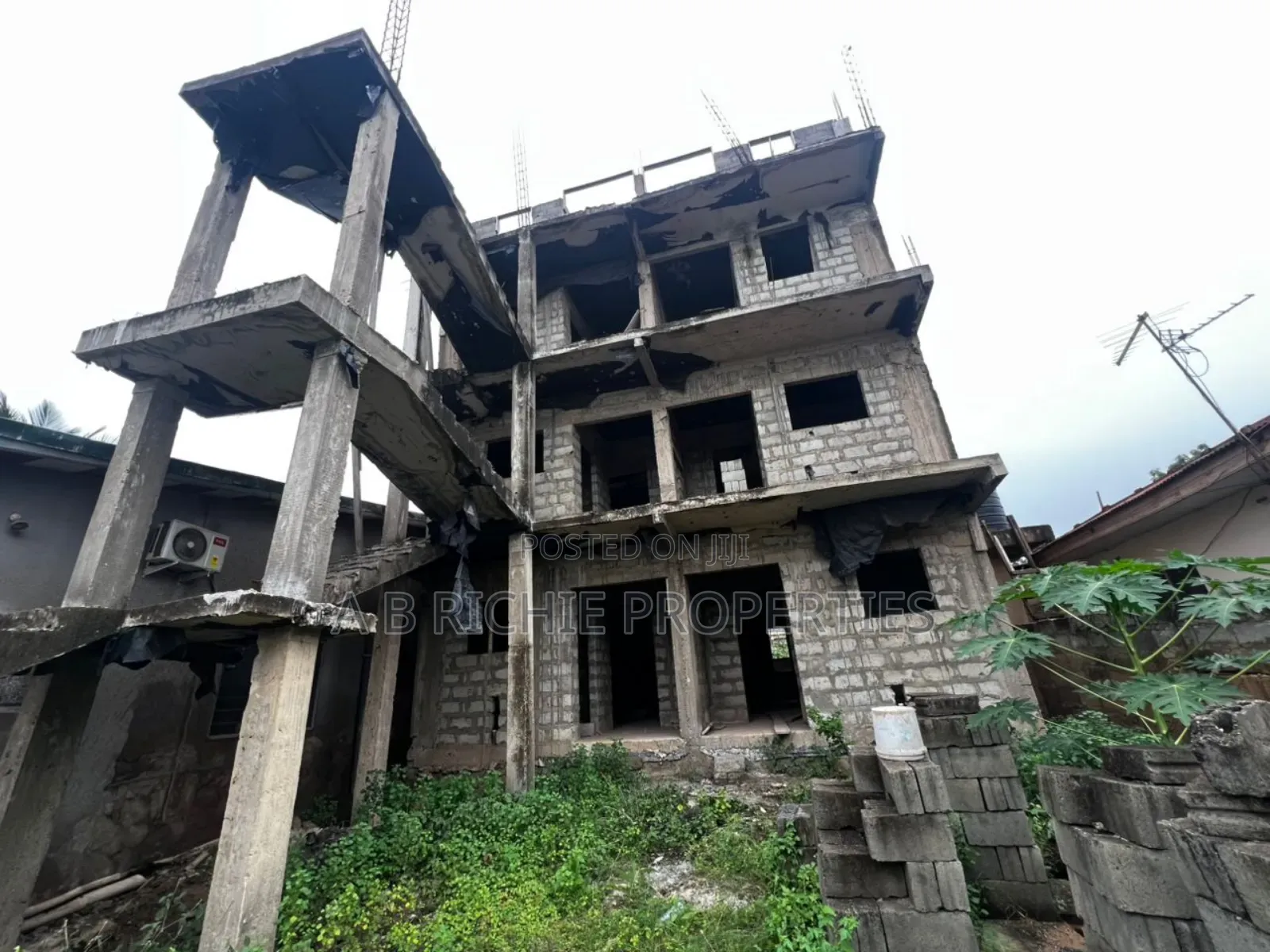 8bdrm Apartment in Ab Richie Properties, School Junction for sale in School Junction