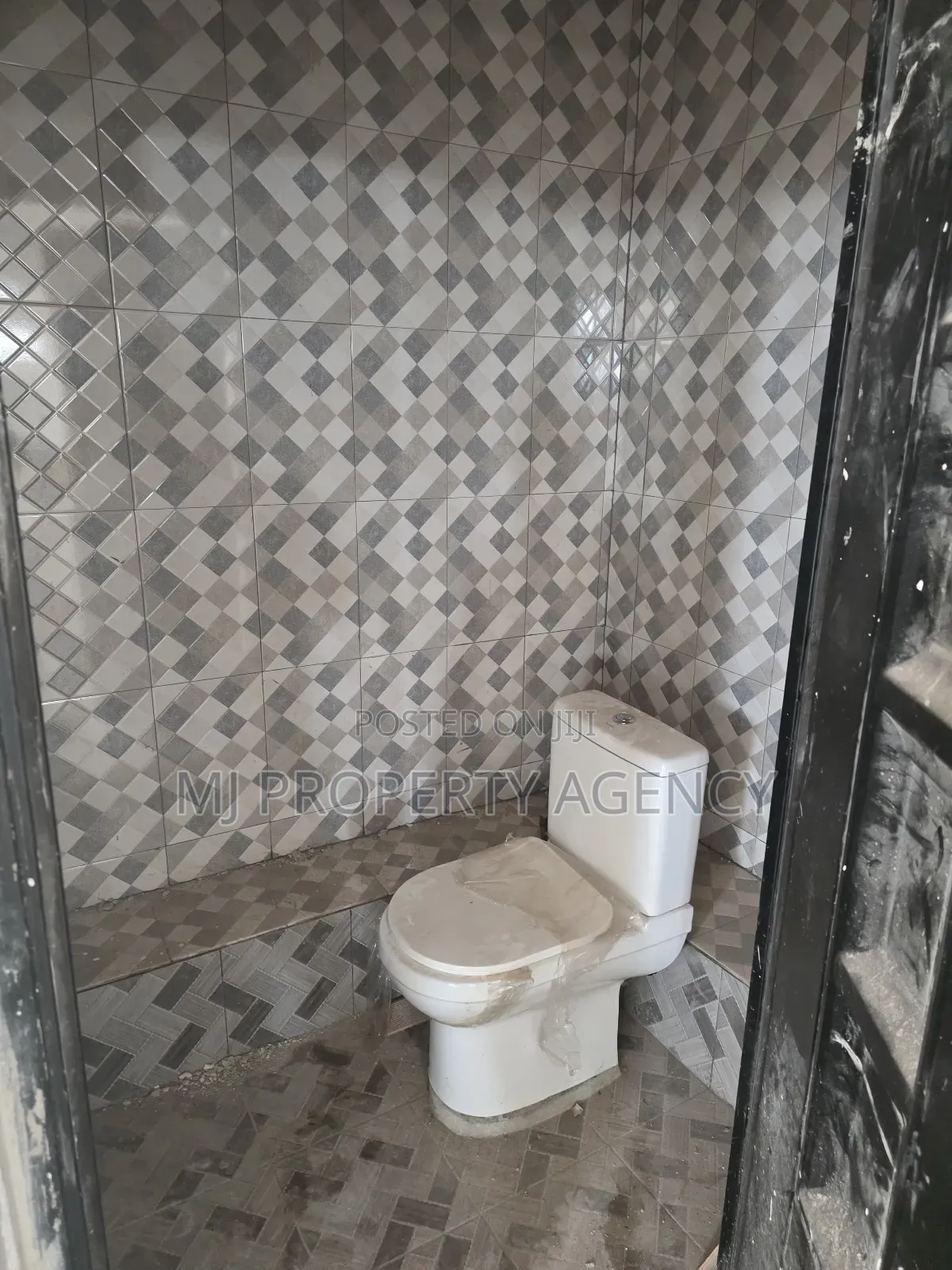 300 SQM Showroom/Office Space in Kumasi Metropolitan