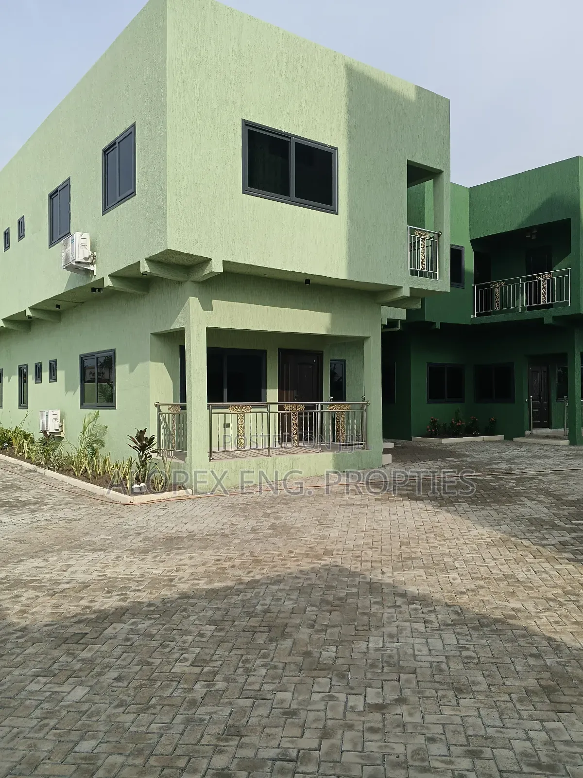 Furnished 4bdrm Townhouse / Terrace in Ashieyie, Adenta for rent in Adenta