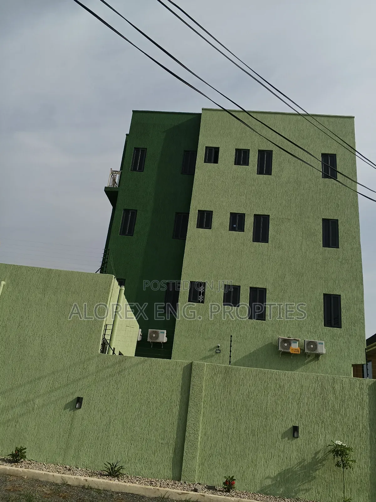 Furnished 4bdrm Townhouse / Terrace in Ashieyie, Adenta for rent in Adenta