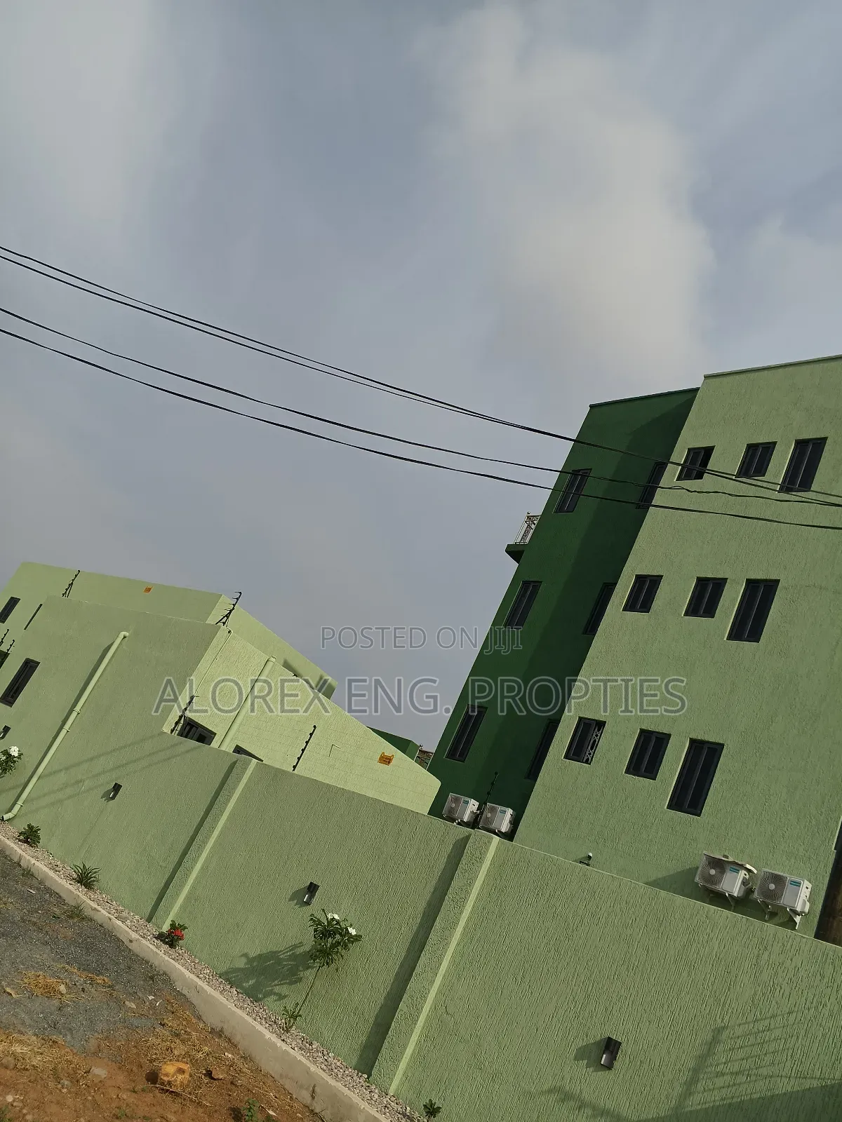 Furnished 4bdrm Townhouse / Terrace in Ashieyie, Adenta for rent in Adenta