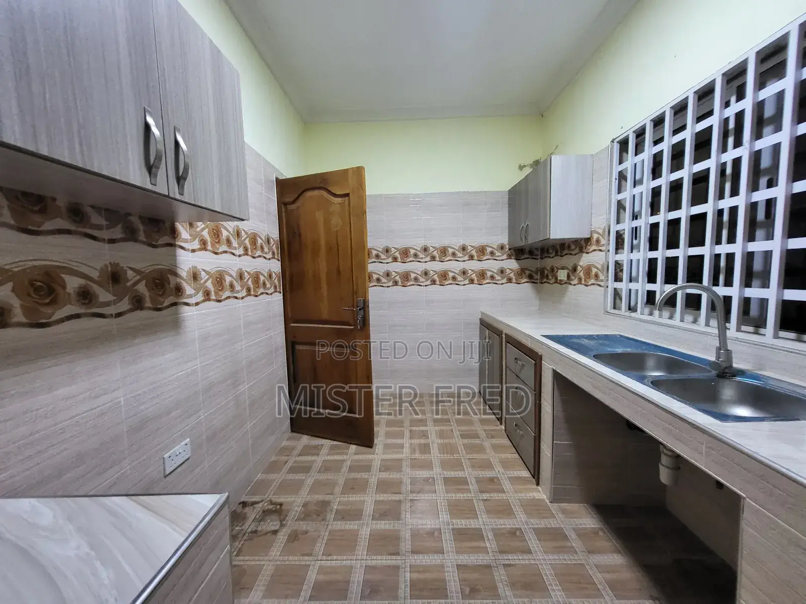 2bdrm Apartment in Whitecross, Weija for rent in Weija