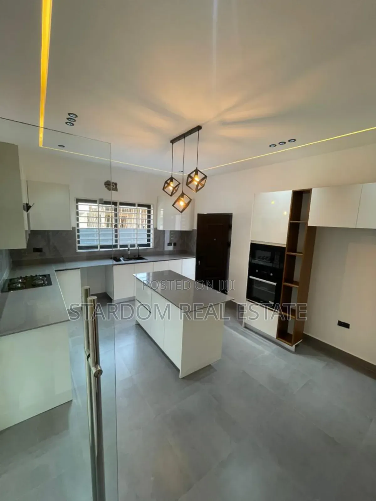 4bdrm Duplex in Ayi Mensah, Oyarifa for sale in Oyarifa