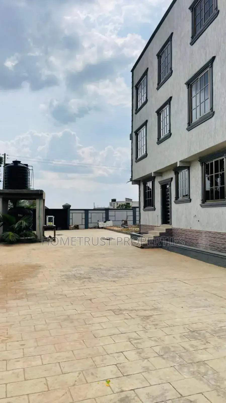 2bdrm Apartment in Hometrust Properties, Ablekuma for rent in Ablekuma