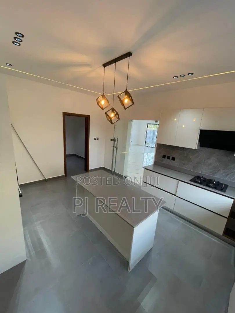 4bdrm House in Oyarifa for sale in Oyarifa
