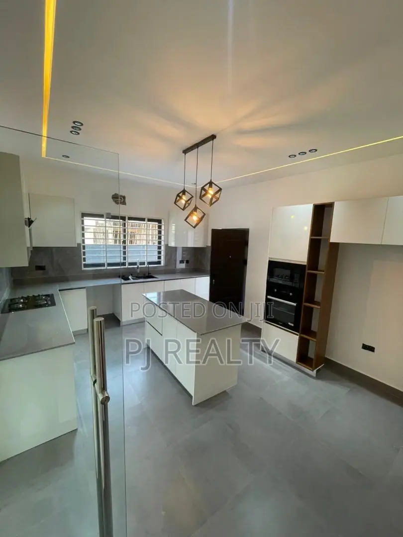 4bdrm House in Oyarifa for sale in Oyarifa