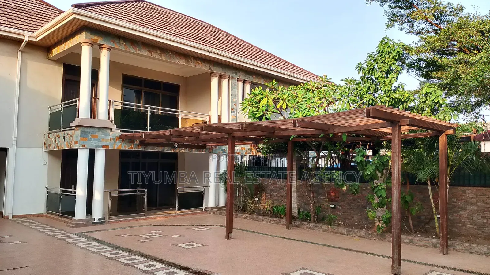 4bdrm Duplex in Tiyumba Real Estate, Airport Residential Area for rent in Airport Residential Area