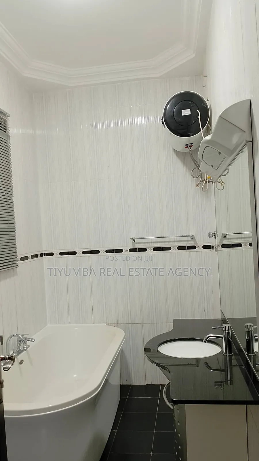 4bdrm Duplex in Tiyumba Real Estate, Airport Residential Area for rent in Airport Residential Area