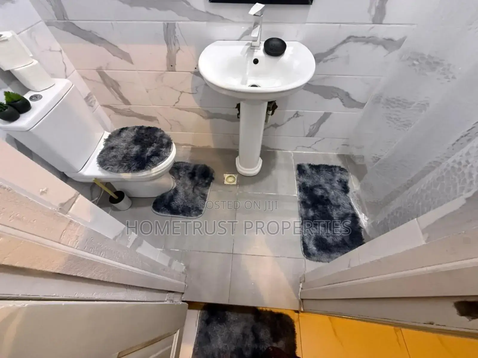 Furnished 2bdrm Apartment in Hometrust Properties, Osu for rent in Osu