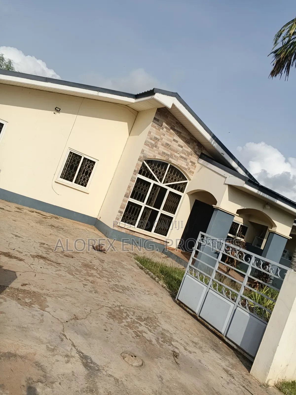 3bdrm House in Ghana Flag, Oyarifa for rent in Oyarifa