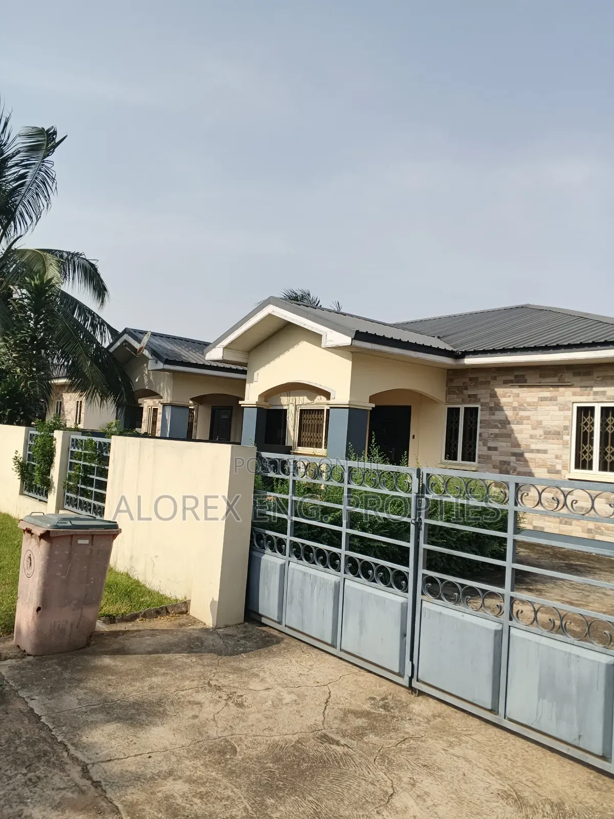 2bdrm House in Self Compound, Oyarifa for rent in Oyarifa