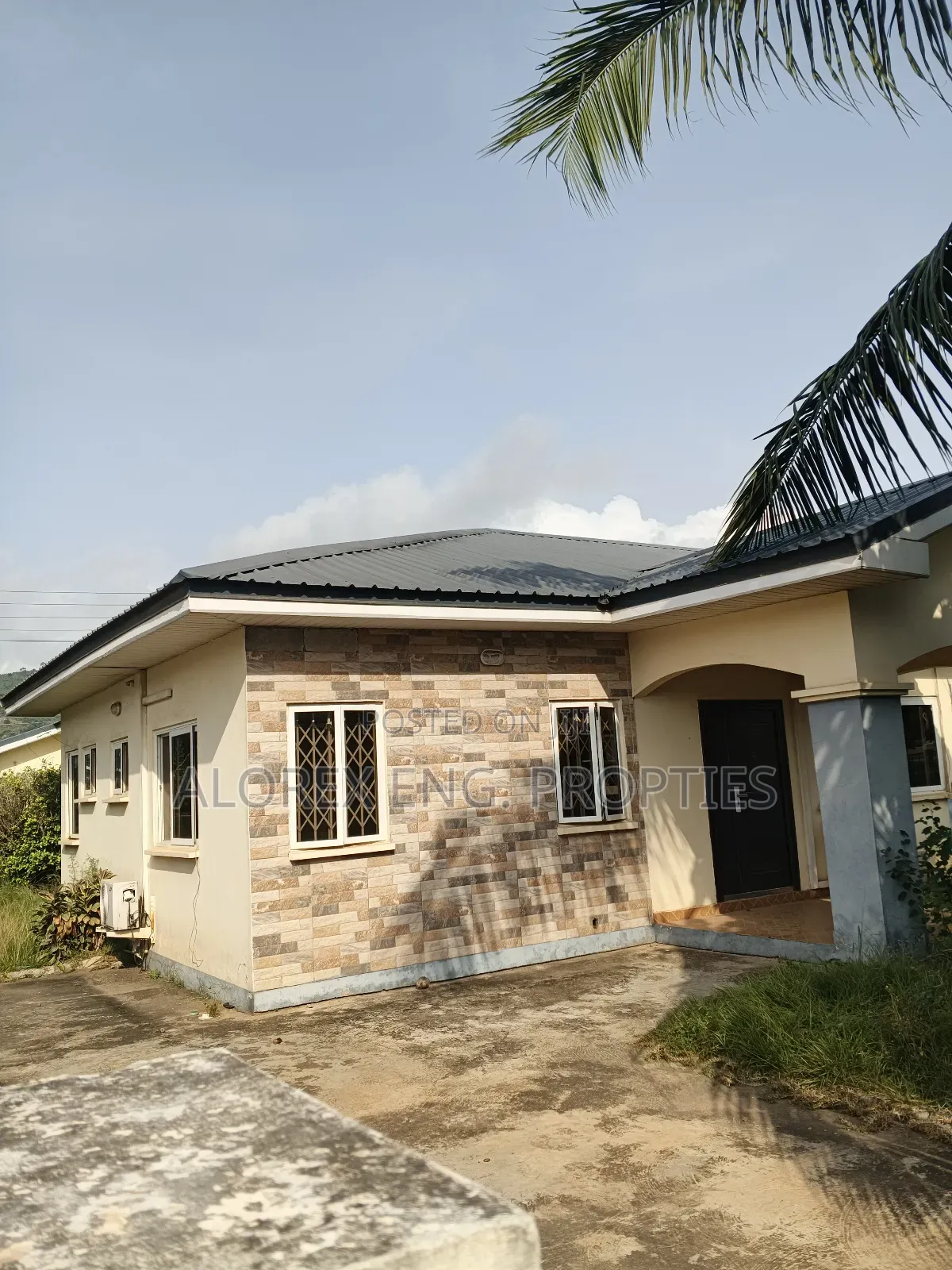 2bdrm House in Self Compound, Oyarifa for rent in Oyarifa