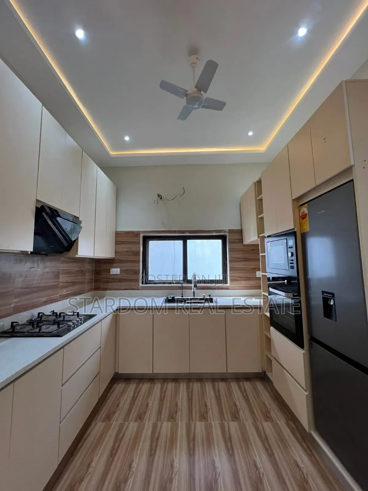 4bdrm Duplex in East Legon Hills for sale in East Legon