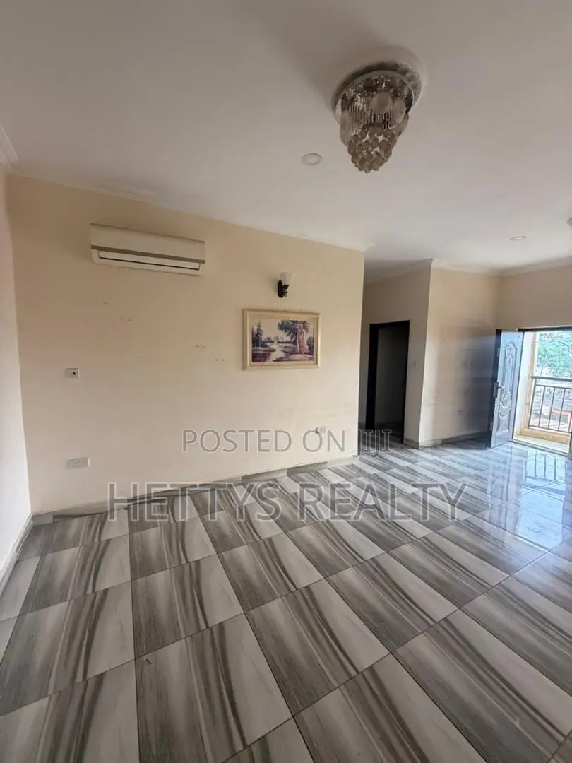 3bdrm Apartment in Awoshie for rent in Awoshie