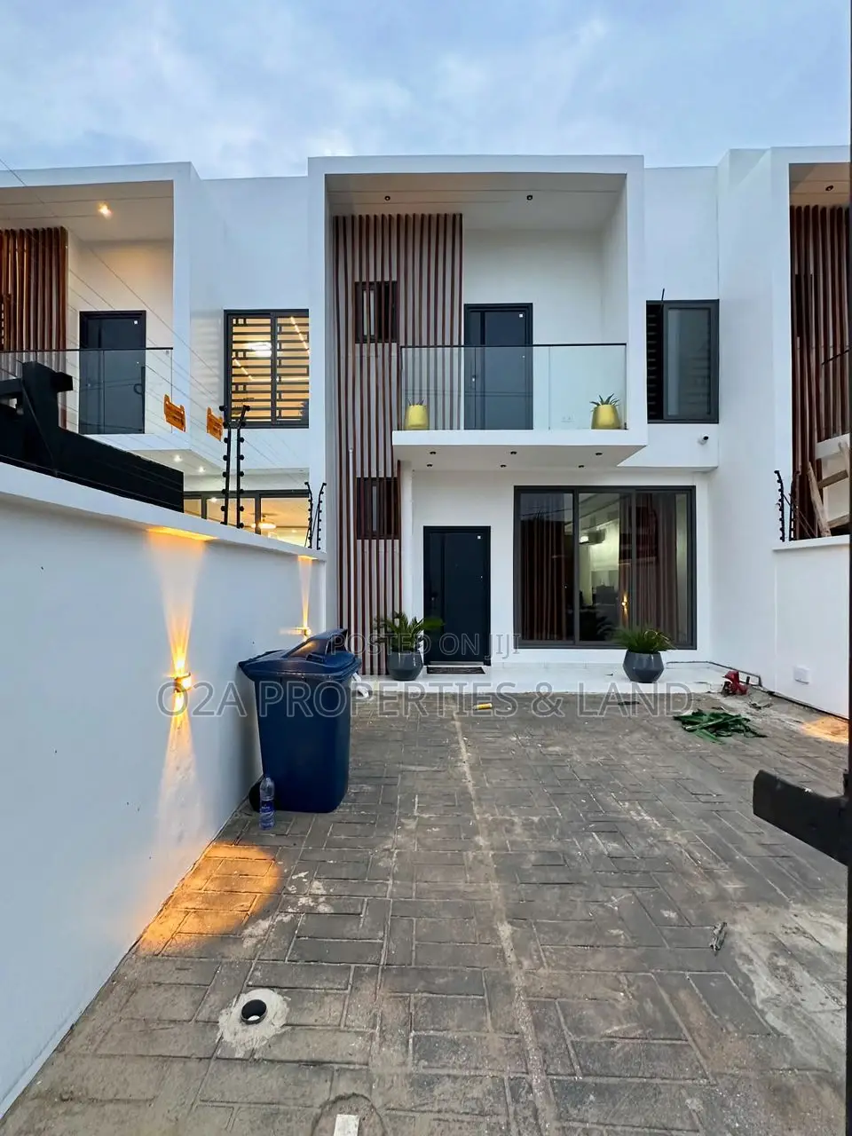 3bdrm Duplex in Nanakrom, Nmai-Dzorn for sale in Nmai-Dzorn