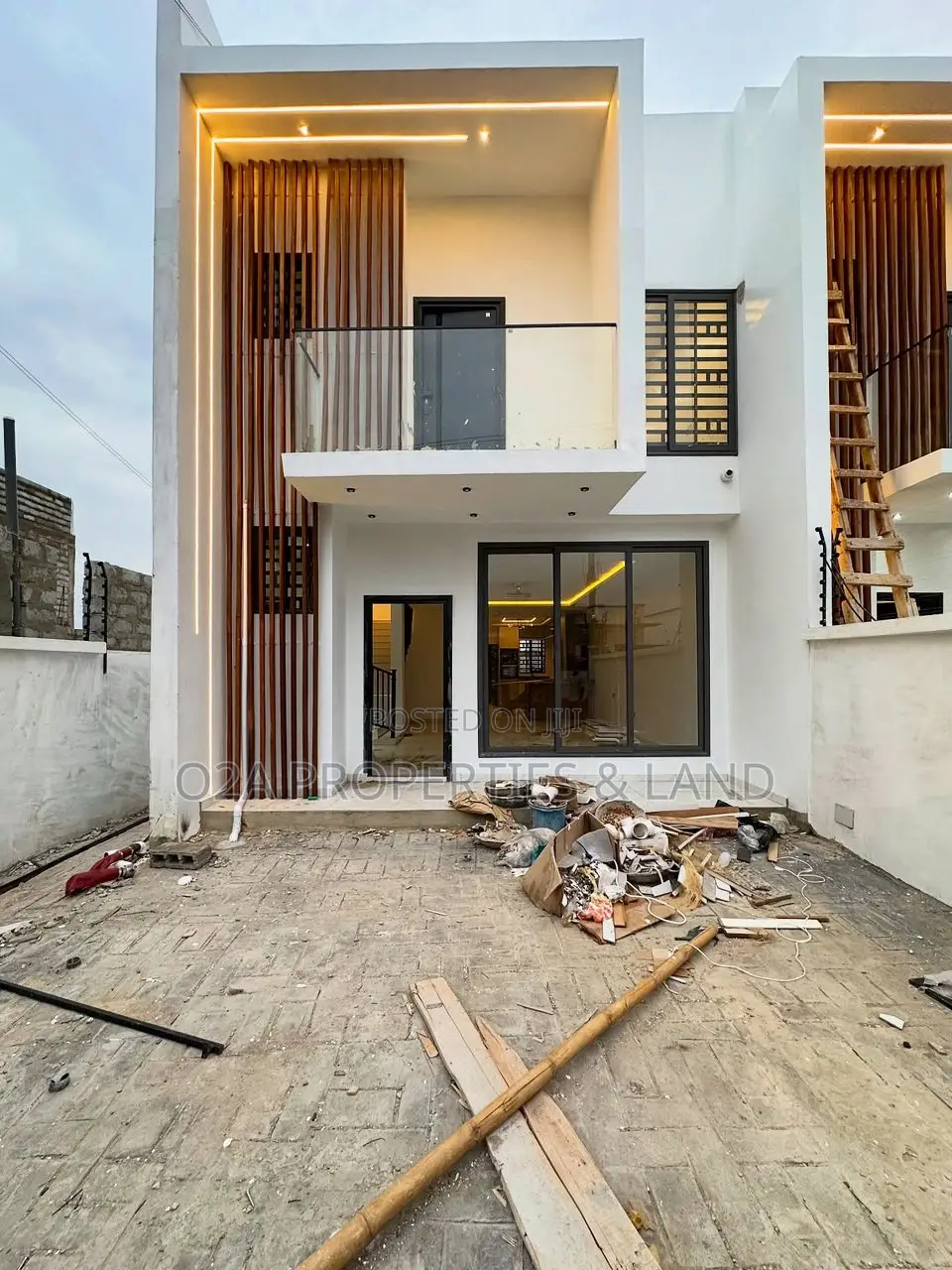 3bdrm Duplex in Nanakrom, Nmai-Dzorn for sale in Nmai-Dzorn
