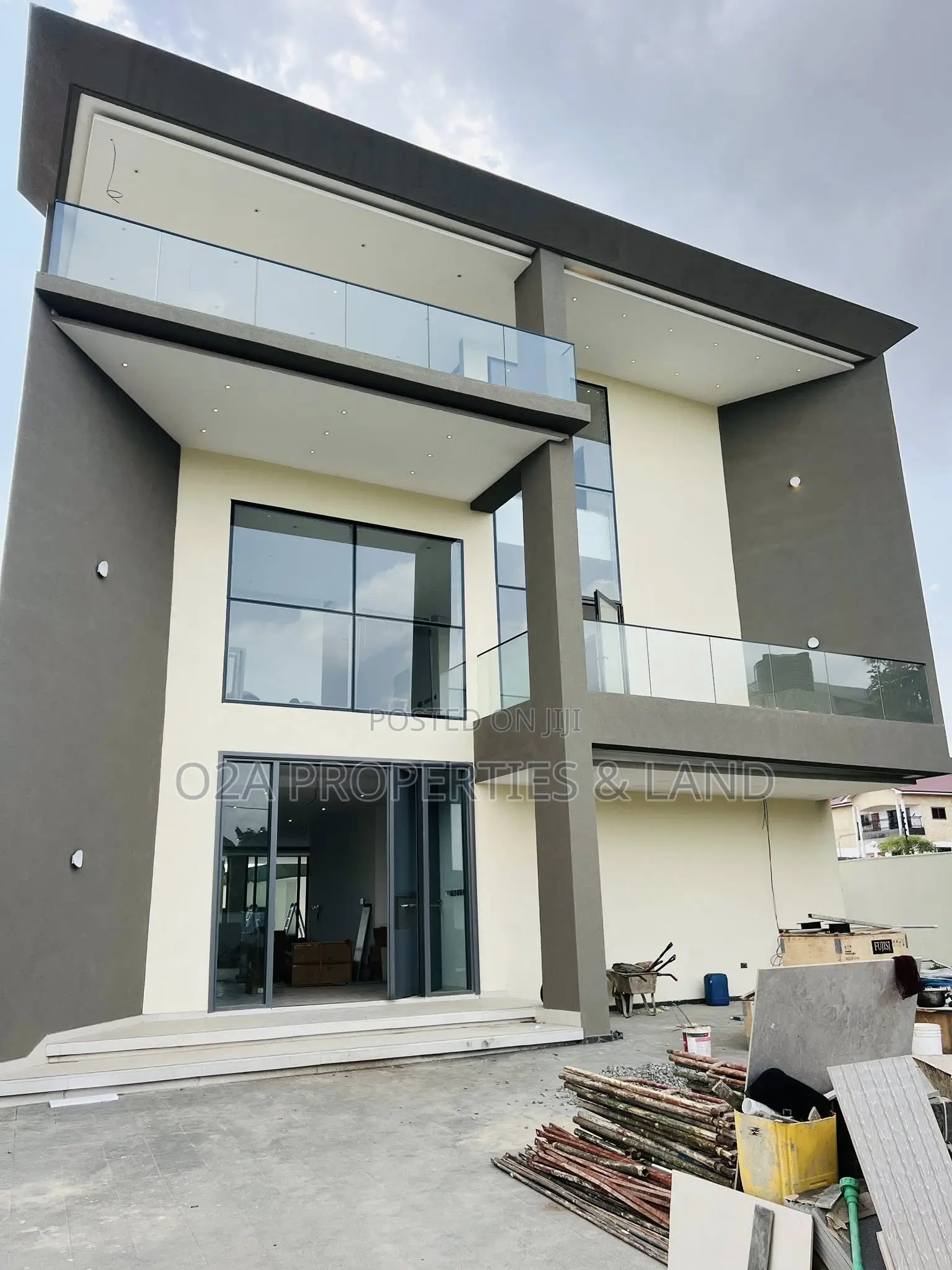 6bdrm House in Legon, American House for sale in American House