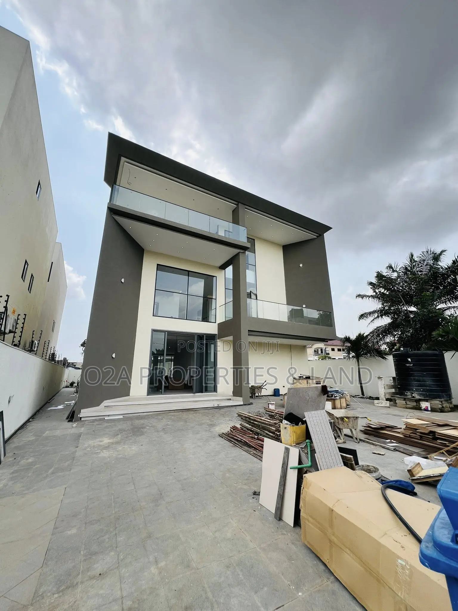 6bdrm House in Legon, American House for sale in American House