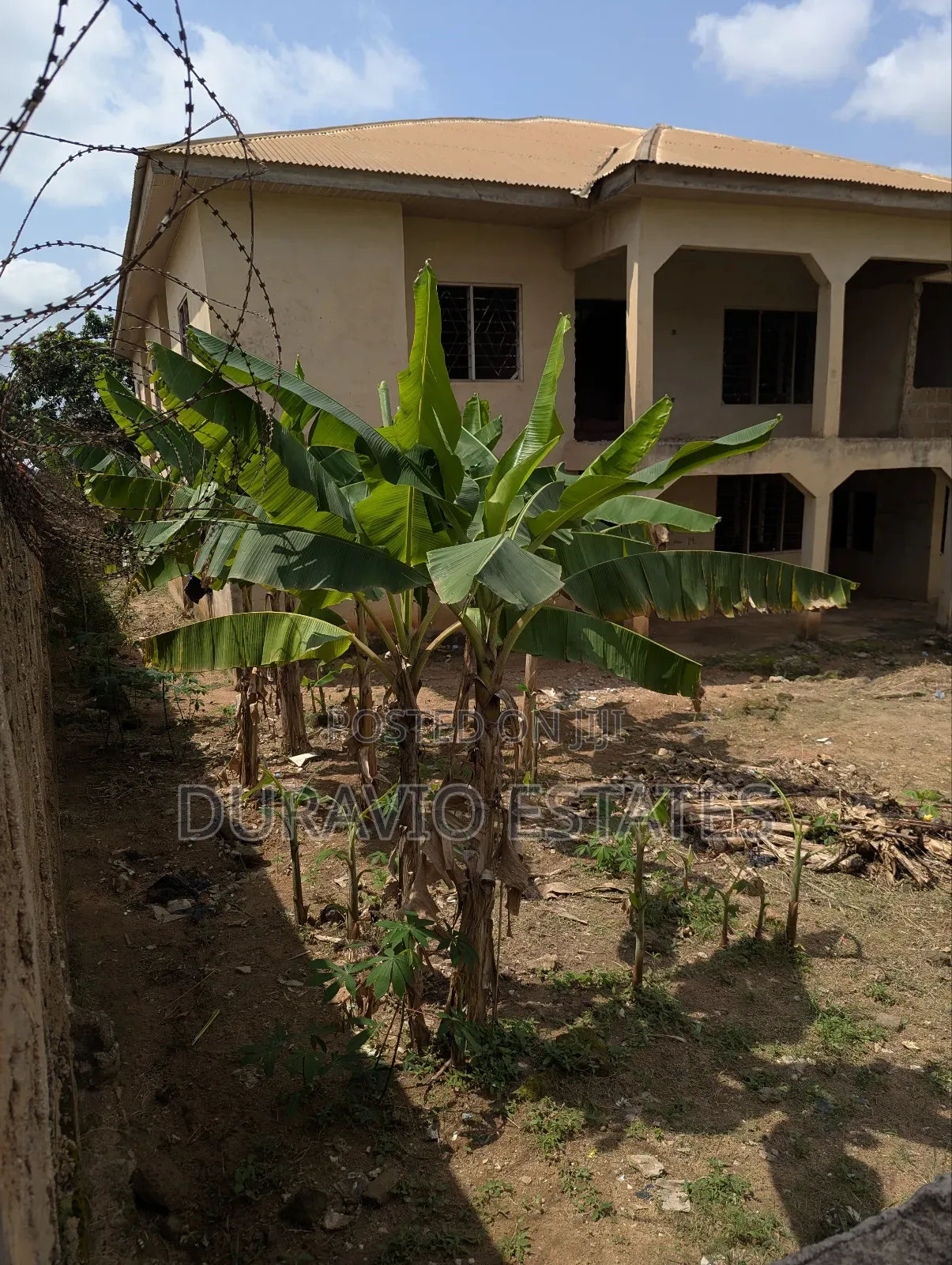 12bdrm Block of Flats in Atwima Takyiman,, Kumasi Metropolitan for sale in Kumasi Metropolitan