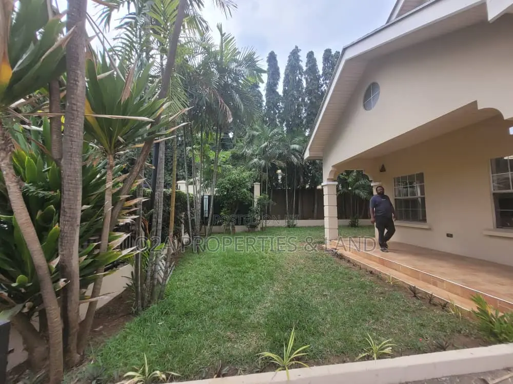Furnished 4bdrm House in Cantonments, Acquinas for sale in Acquinas