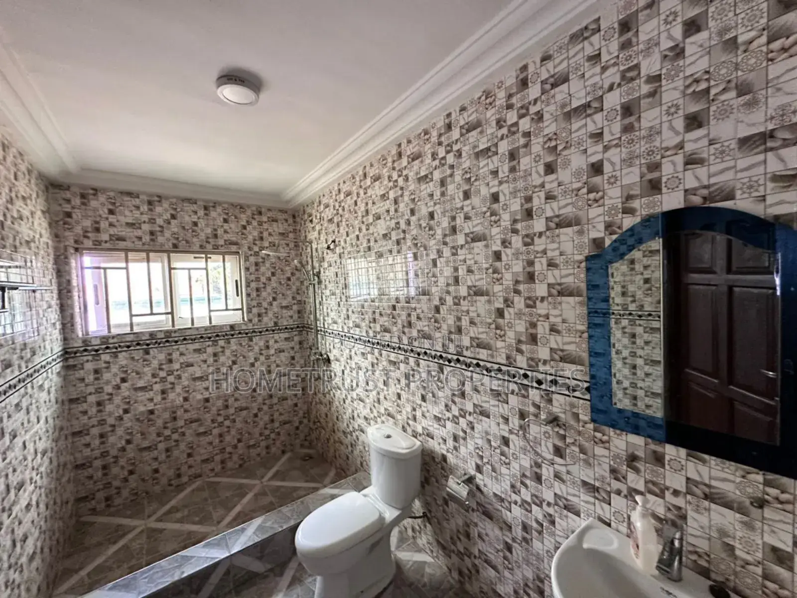 5bdrm House in Hometrust Properties, Kwabenya for rent in Kwabenya