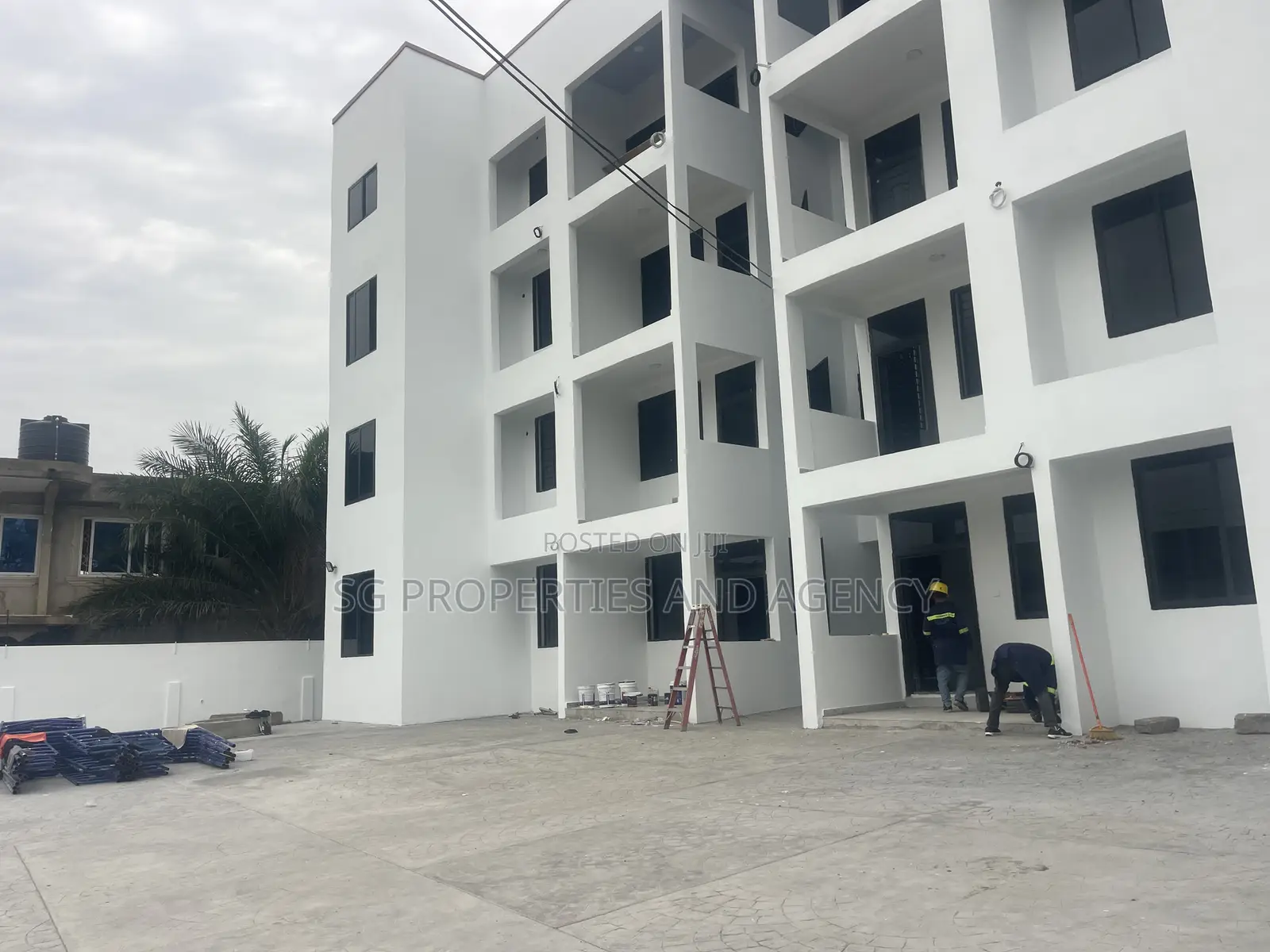 3bdrm Apartment in Batsonaa, Baatsona Total for rent in Baatsona Total