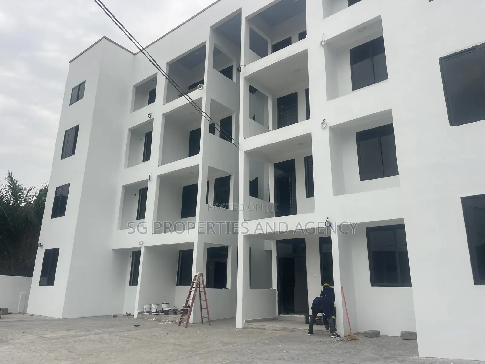 3bdrm Apartment in Batsonaa, Baatsona Total for rent in Baatsona Total
