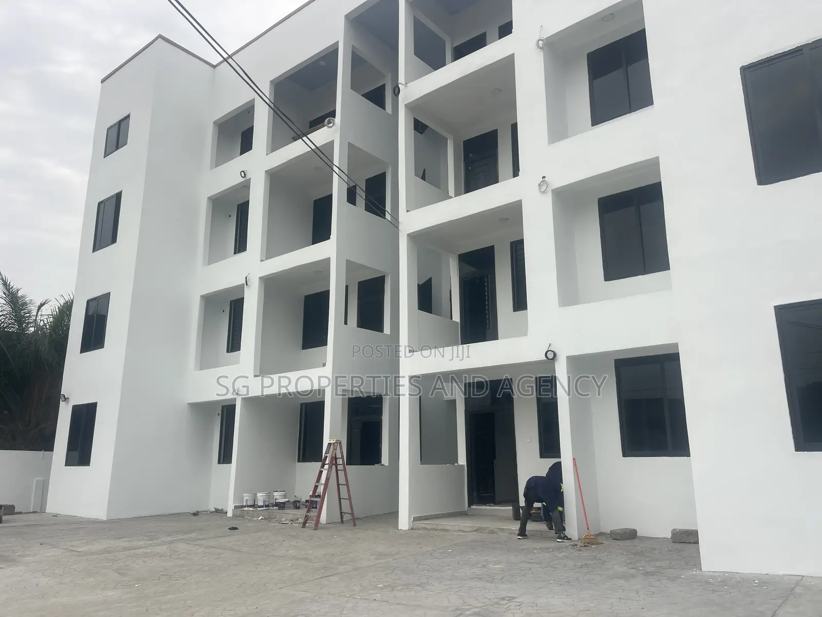 3bdrm Apartment in Batsonaa, Baatsona Total for rent in Baatsona Total