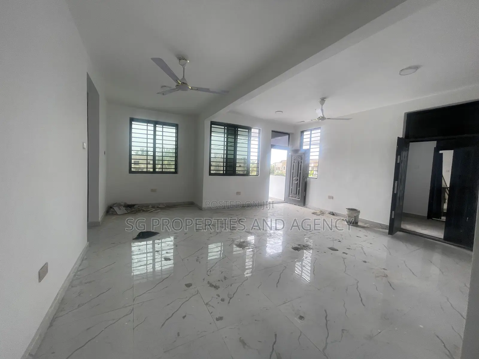 3bdrm Apartment in Batsonaa, Baatsona Total for rent in Baatsona Total